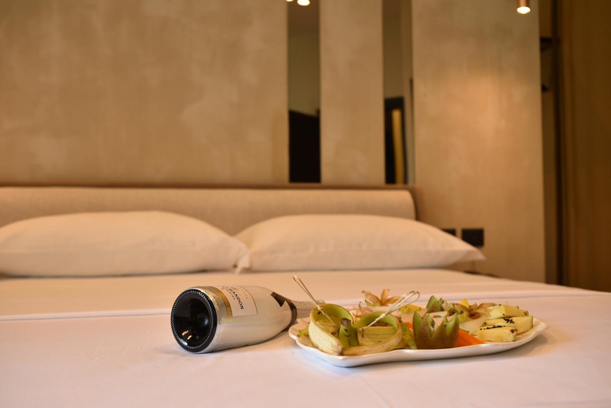 Nuna Hotel Radhima Kültér fotó
