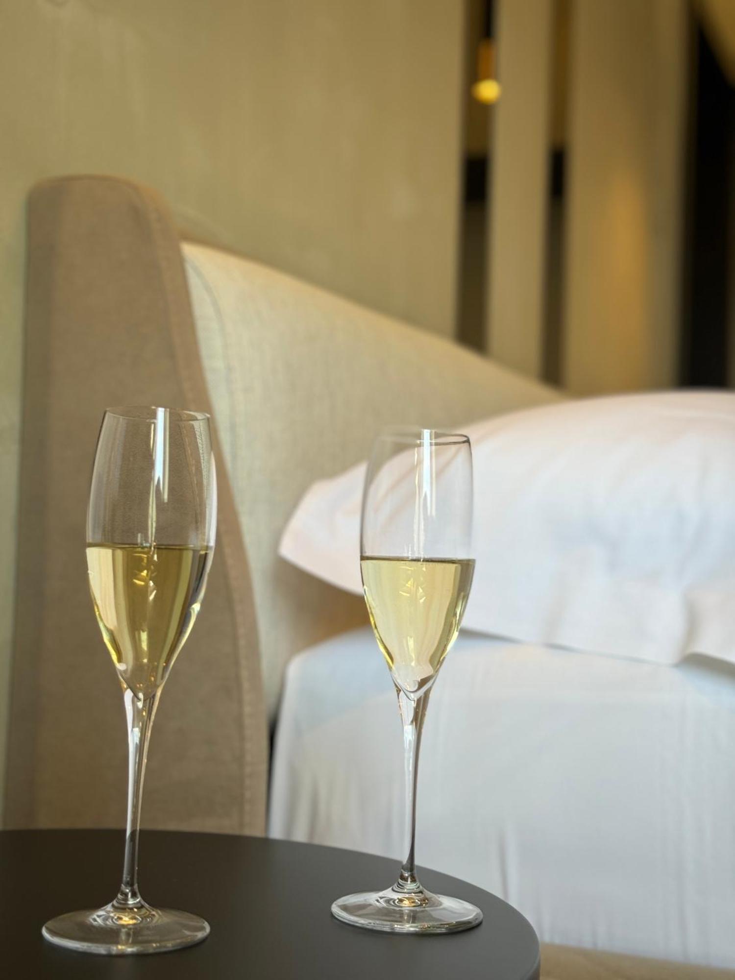 Nuna Hotel Radhima Kültér fotó