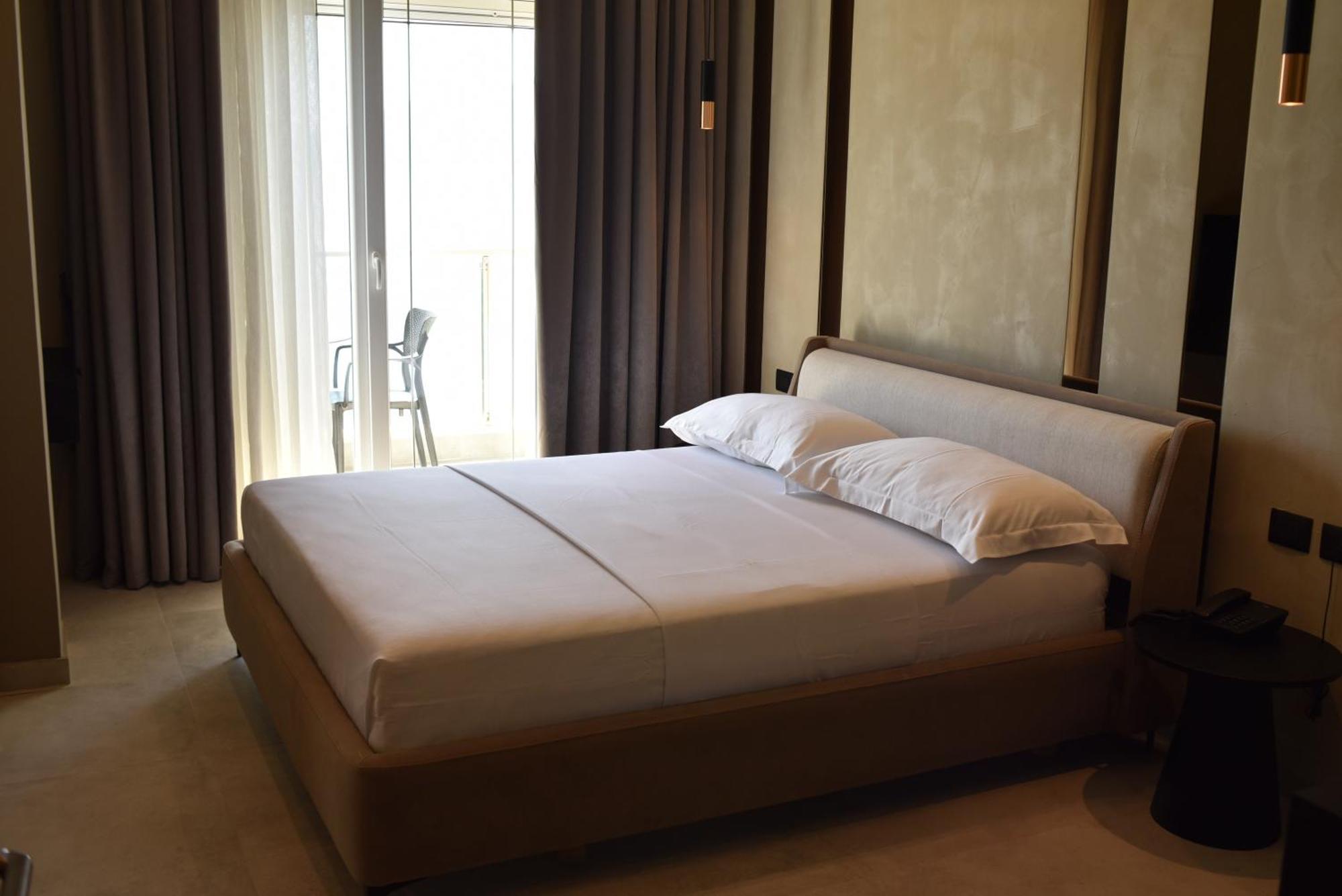 Nuna Hotel Radhima Kültér fotó