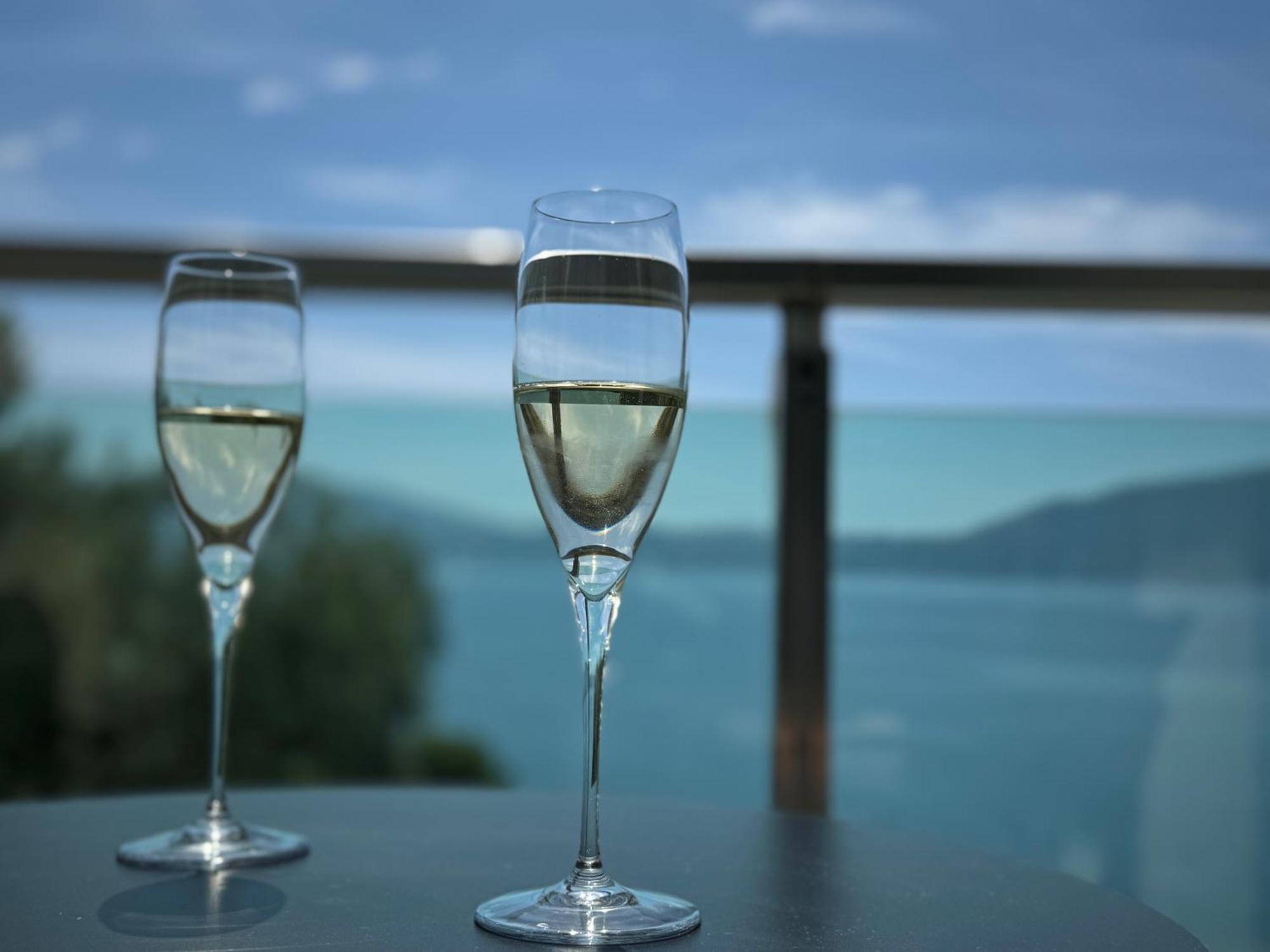 Nuna Hotel Radhima Kültér fotó