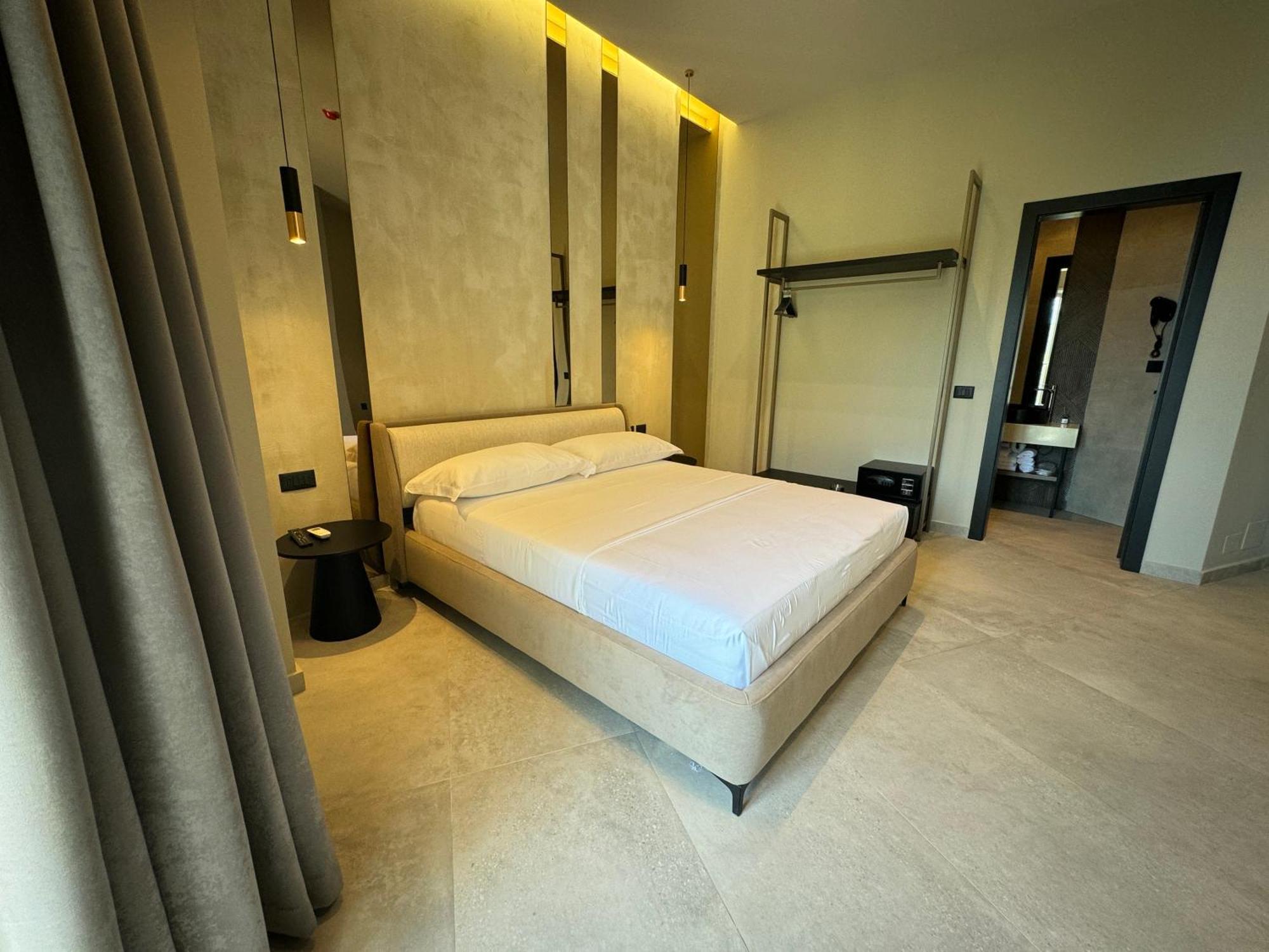 Nuna Hotel Radhima Kültér fotó