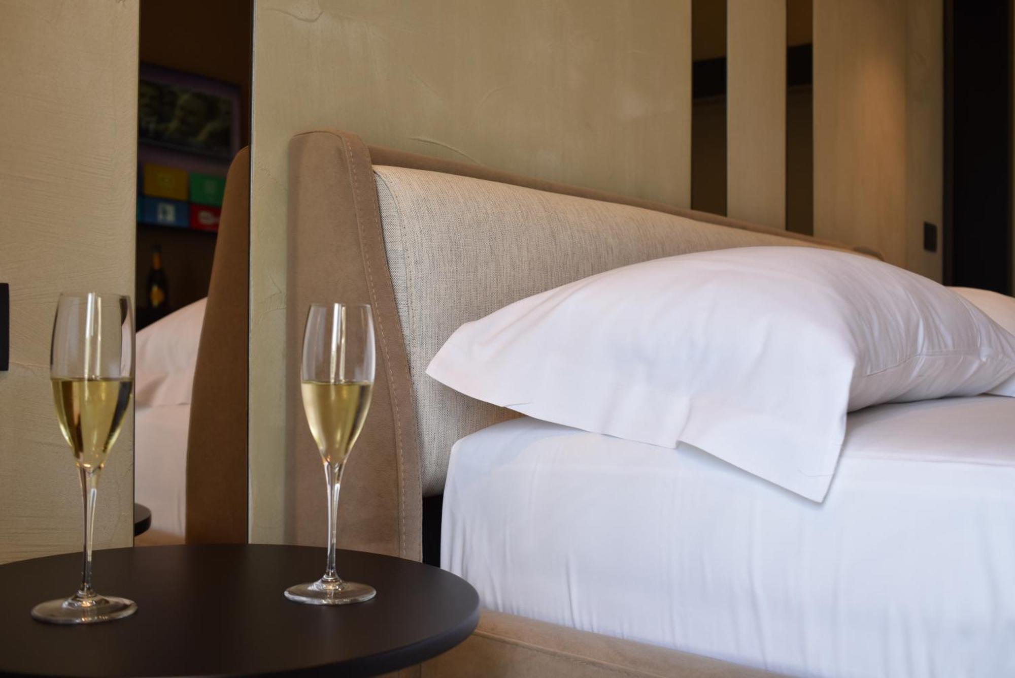 Nuna Hotel Radhima Szoba fotó