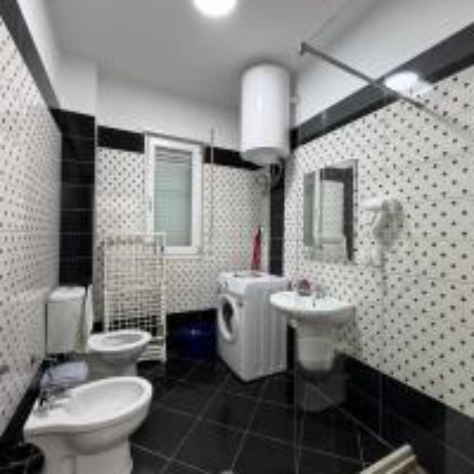 Nuna Hotel Radhima Kültér fotó